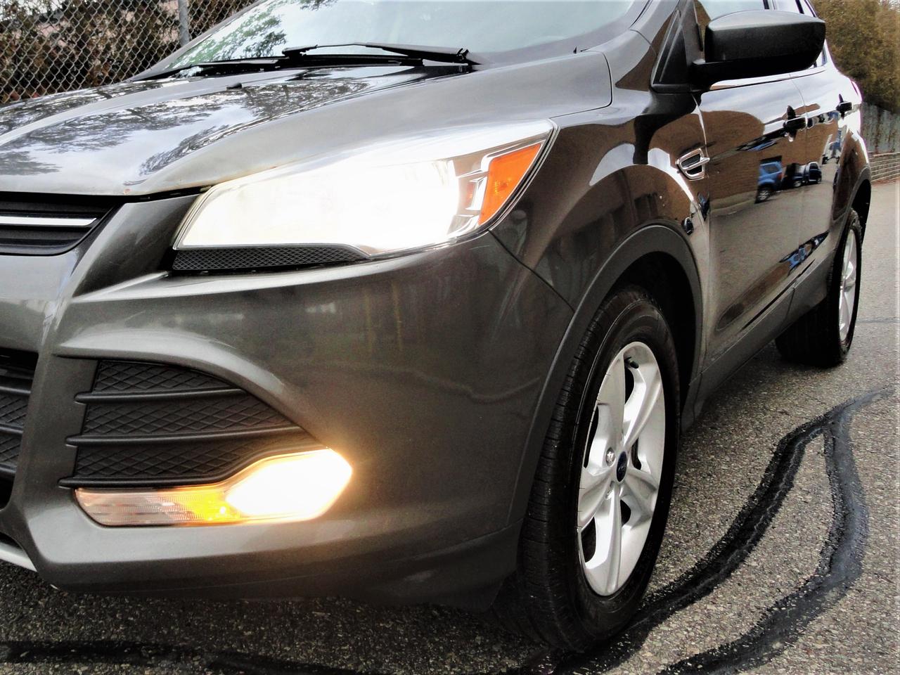2015 Ford Escape SE 4WD, NAVI, LEATHER, SUNROOF Photo