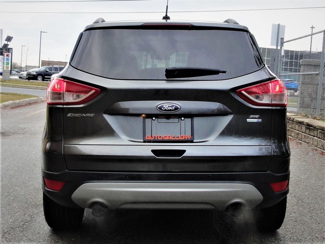 2015 Ford Escape SE 4WD, NAVI, LEATHER, SUNROOF Photo