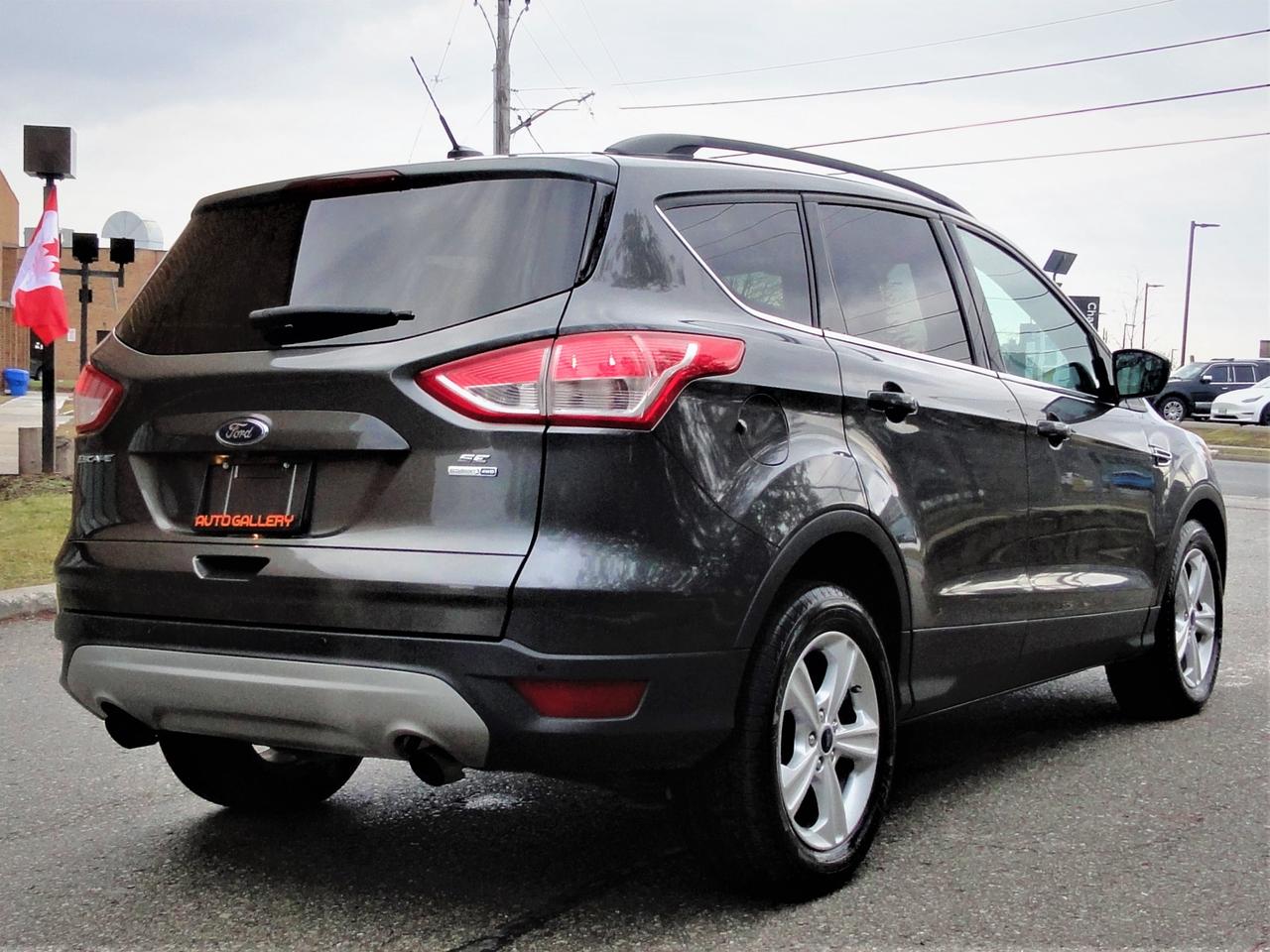 2015 Ford Escape SE 4WD, NAVI, LEATHER, SUNROOF Photo