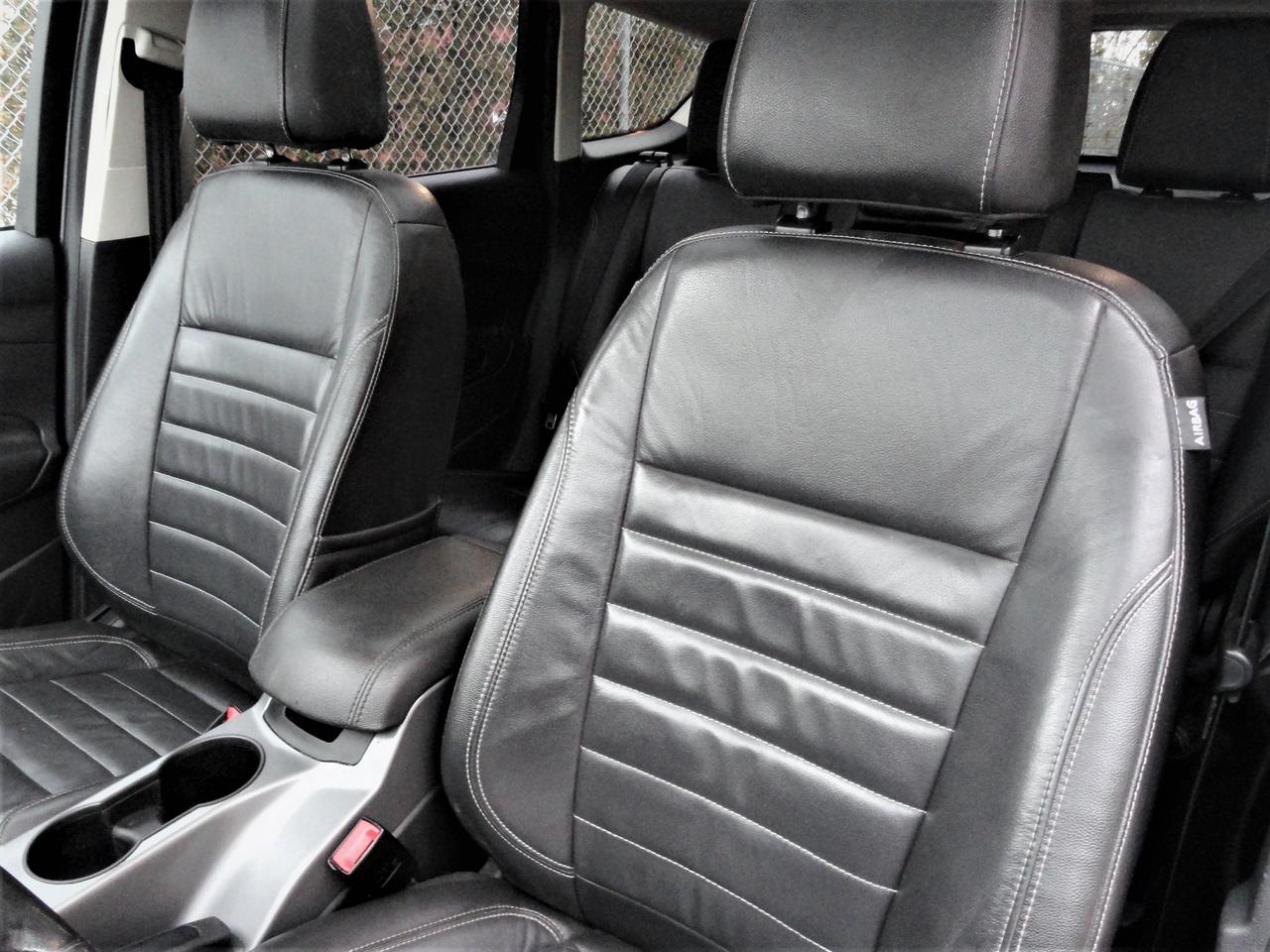 2015 Ford Escape SE 4WD, NAVI, LEATHER, SUNROOF Photo