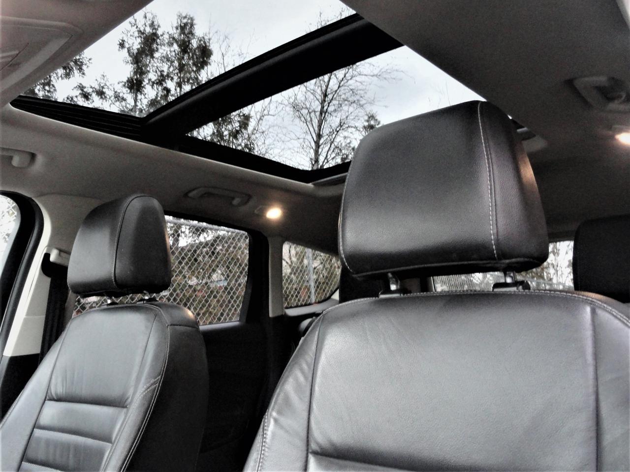 2015 Ford Escape SE 4WD, NAVI, LEATHER, SUNROOF Photo
