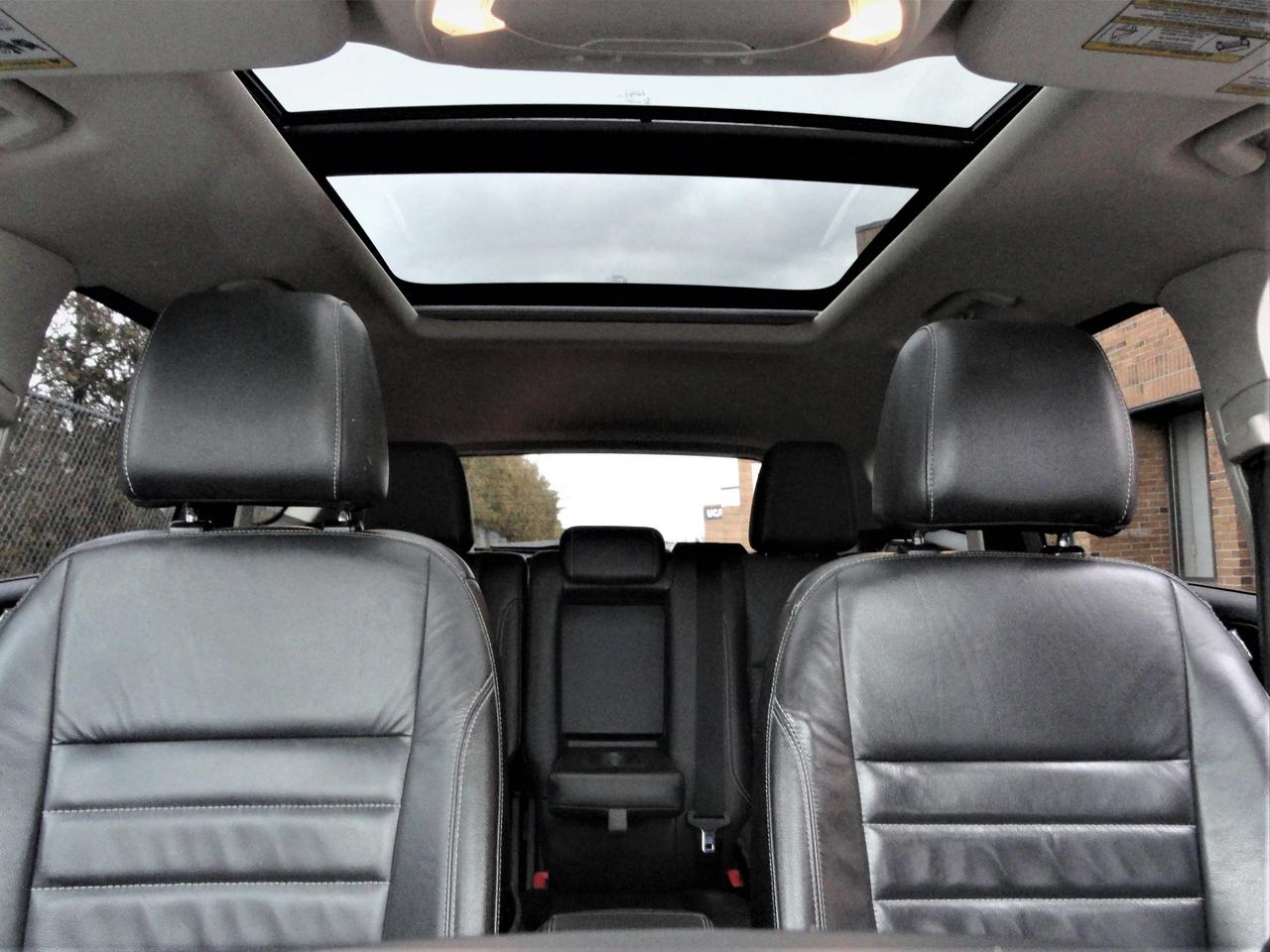 2015 Ford Escape SE 4WD, NAVI, LEATHER, SUNROOF Photo