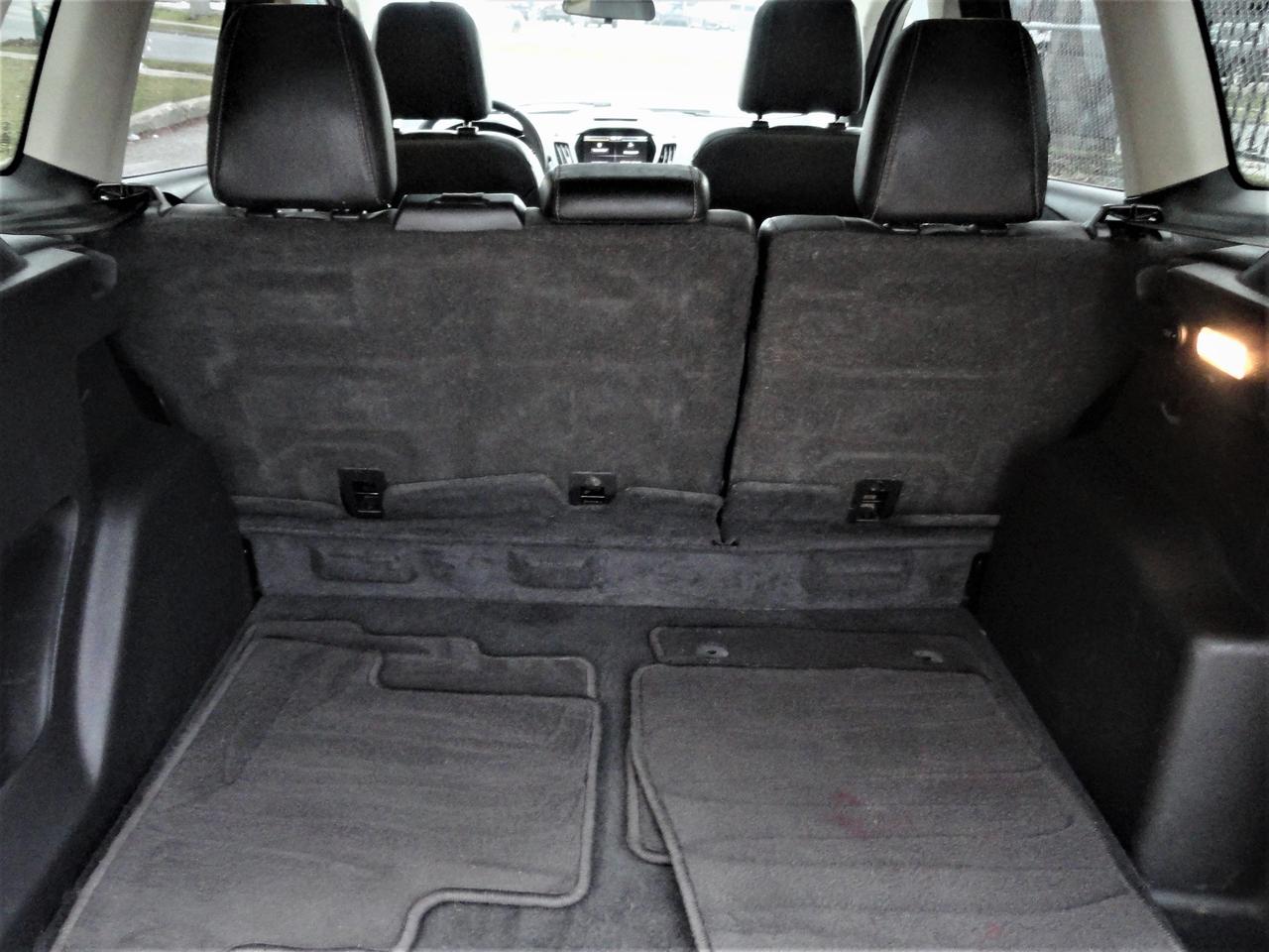 2015 Ford Escape SE 4WD, NAVI, LEATHER, SUNROOF Photo