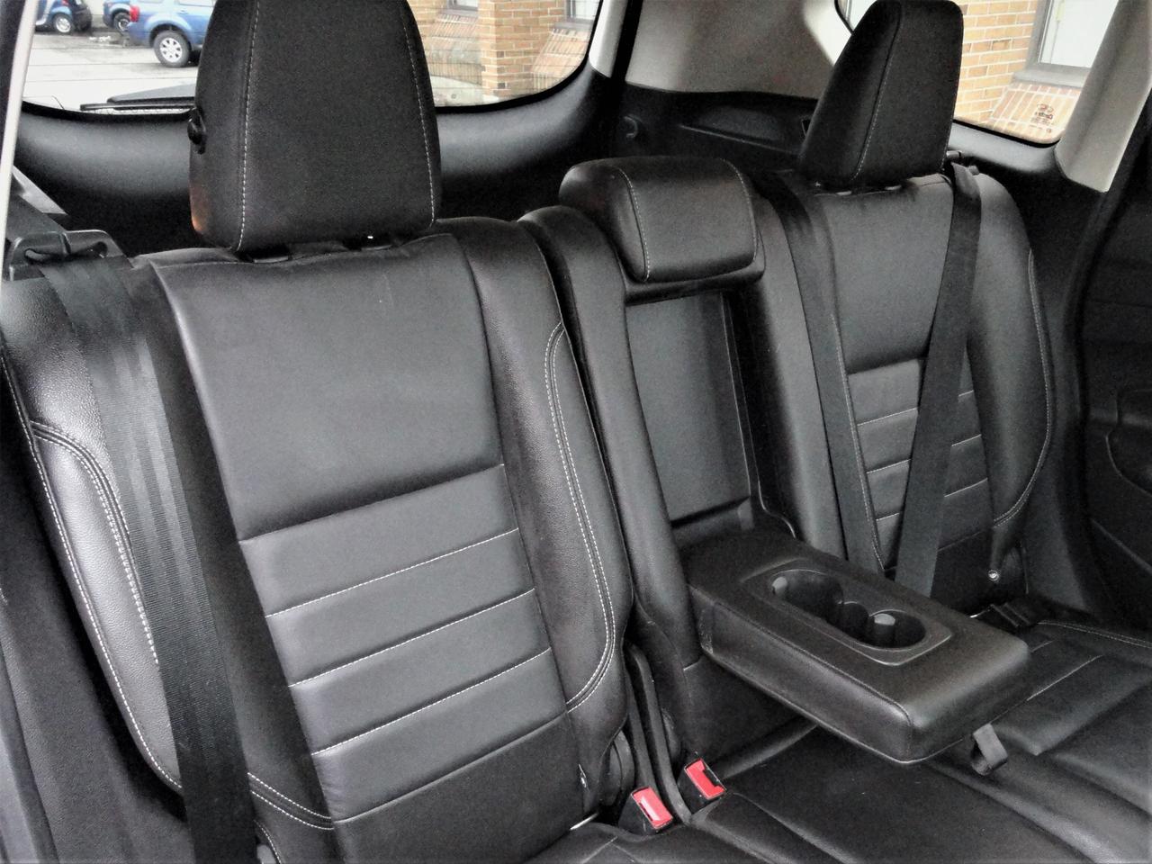 2015 Ford Escape SE 4WD, NAVI, LEATHER, SUNROOF Photo