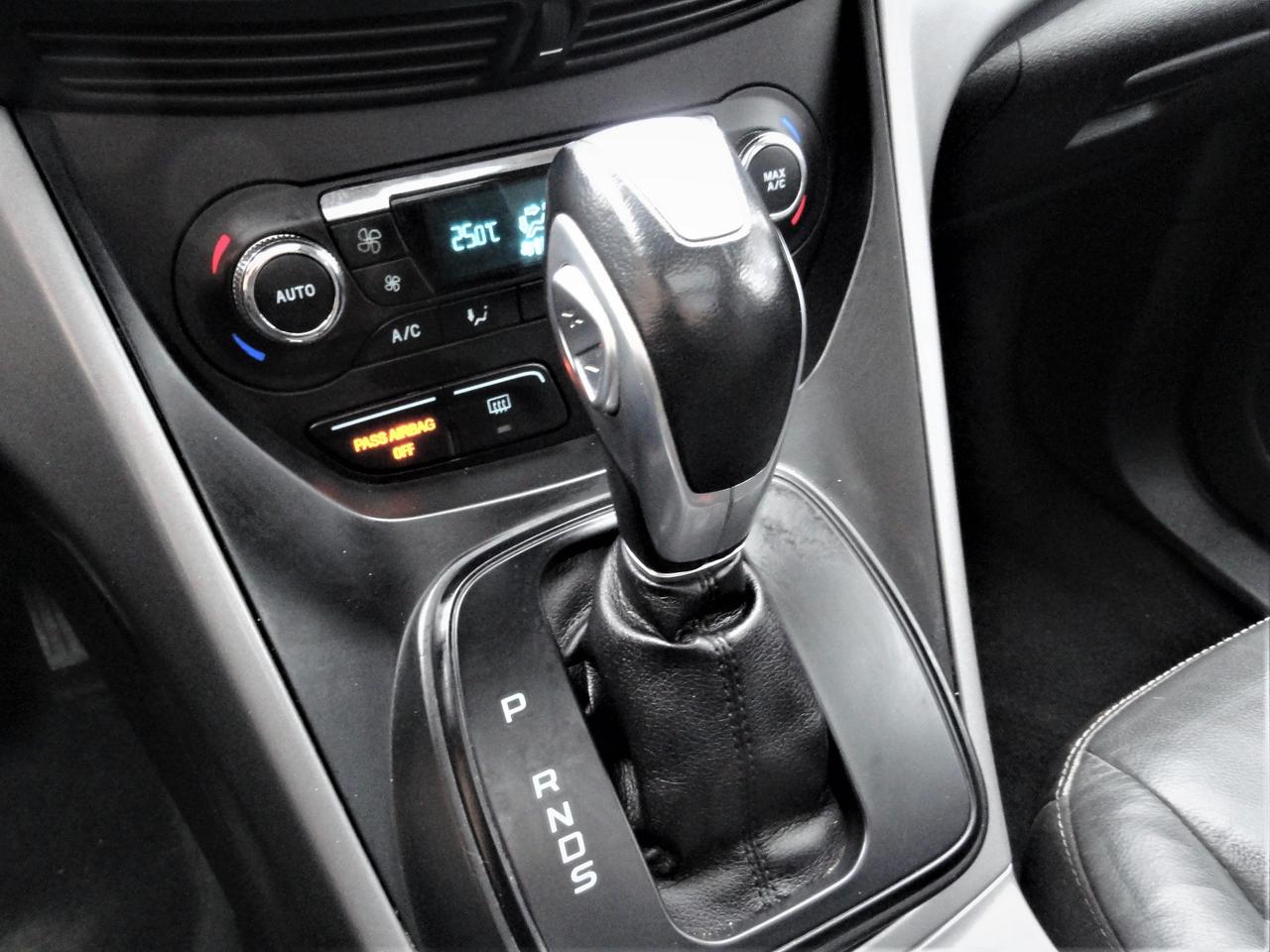 2015 Ford Escape SE 4WD, NAVI, LEATHER, SUNROOF Photo