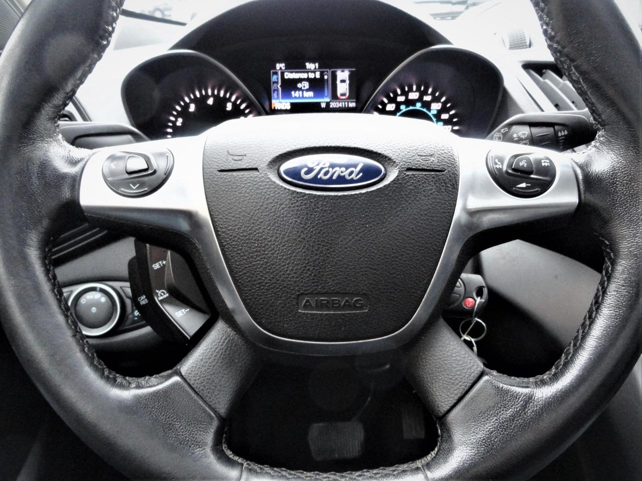2015 Ford Escape SE 4WD, NAVI, LEATHER, SUNROOF Photo