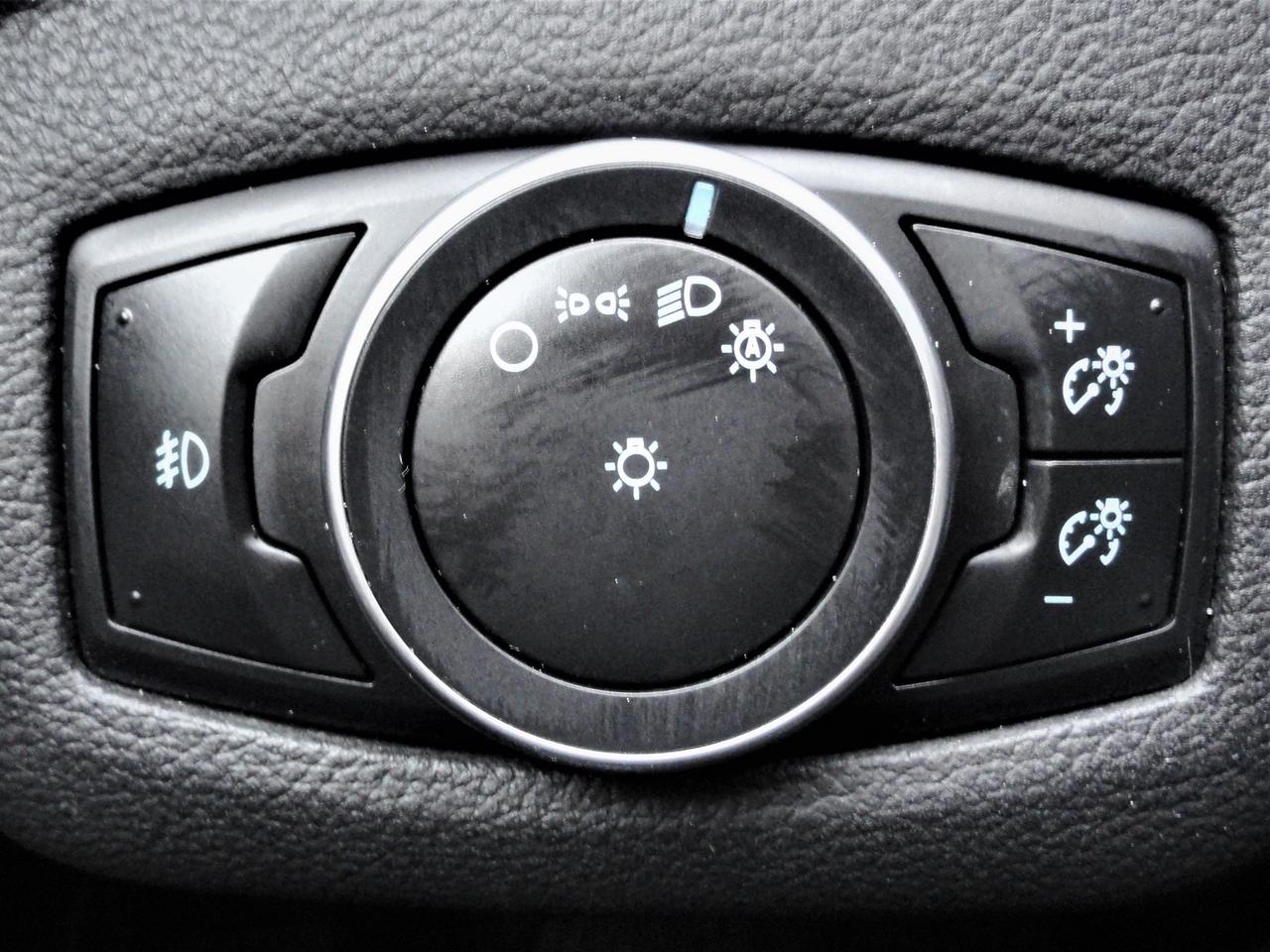 2015 Ford Escape SE 4WD, NAVI, LEATHER, SUNROOF Photo