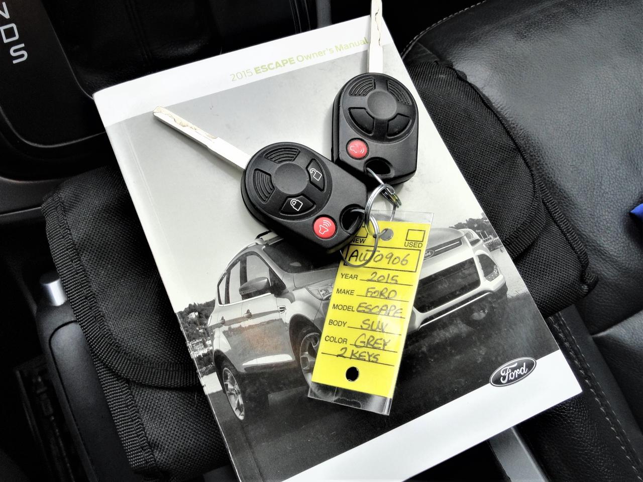 2015 Ford Escape SE 4WD, NAVI, LEATHER, SUNROOF Photo