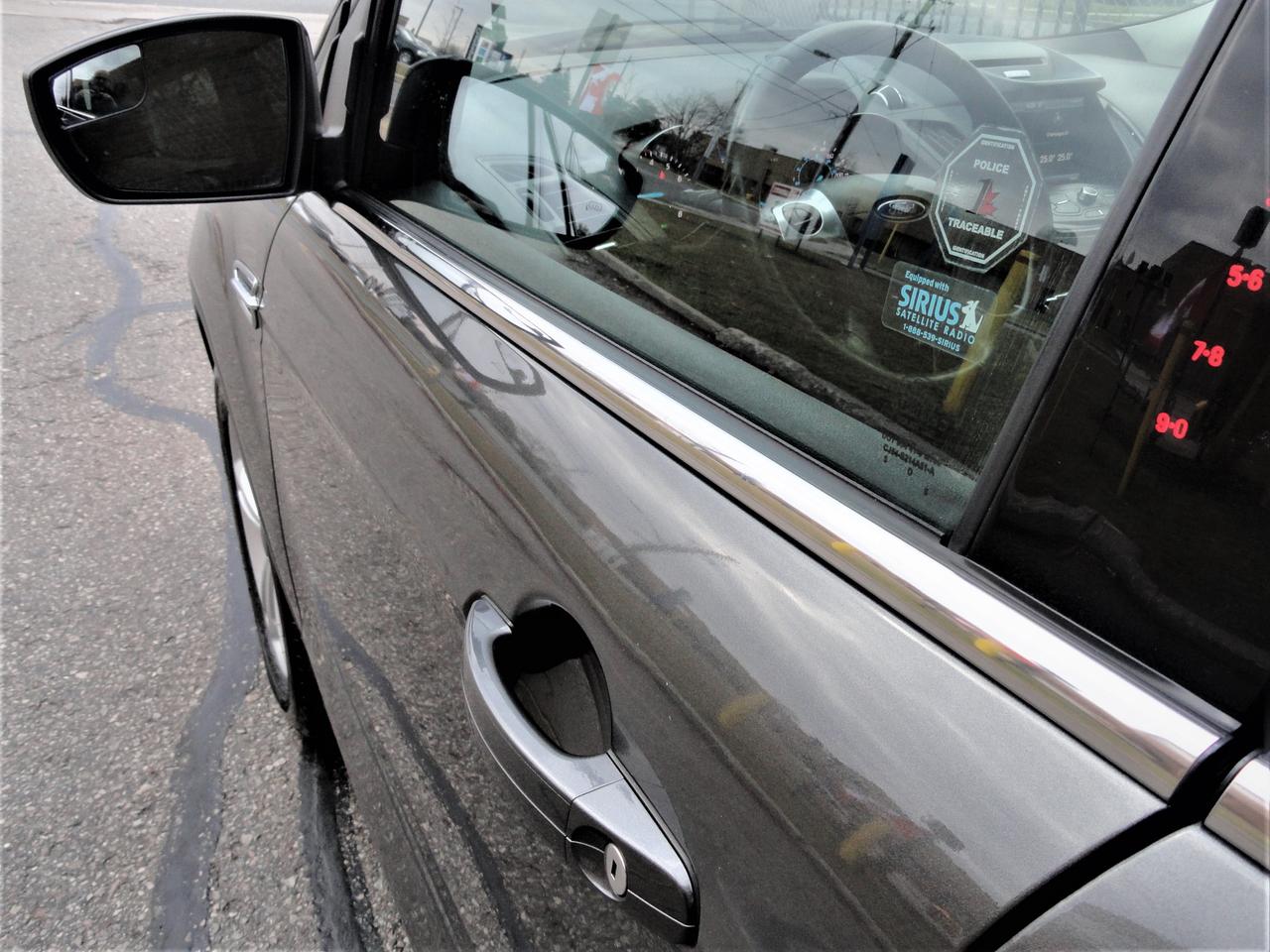 2015 Ford Escape SE 4WD, NAVI, LEATHER, SUNROOF Photo