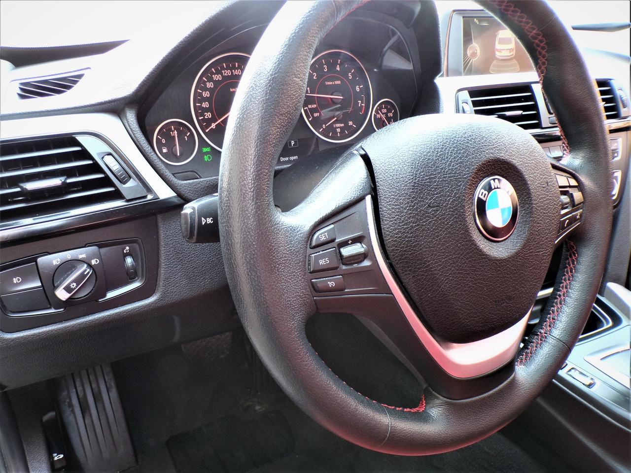 2015 BMW 320i X-DRIVE SPORT PREMIUM Photo