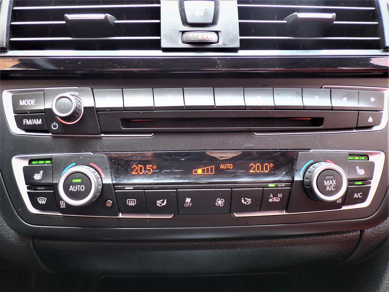 2015 BMW 320i X-DRIVE SPORT PREMIUM Photo