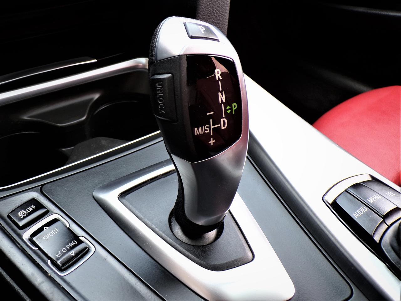 2015 BMW 320i X-DRIVE SPORT PREMIUM Photo