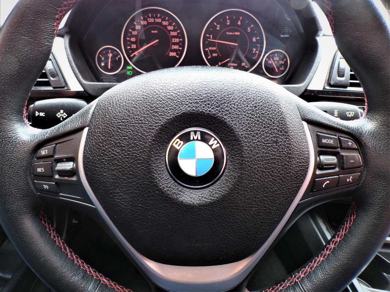 2015 BMW 320i X-DRIVE SPORT PREMIUM Photo