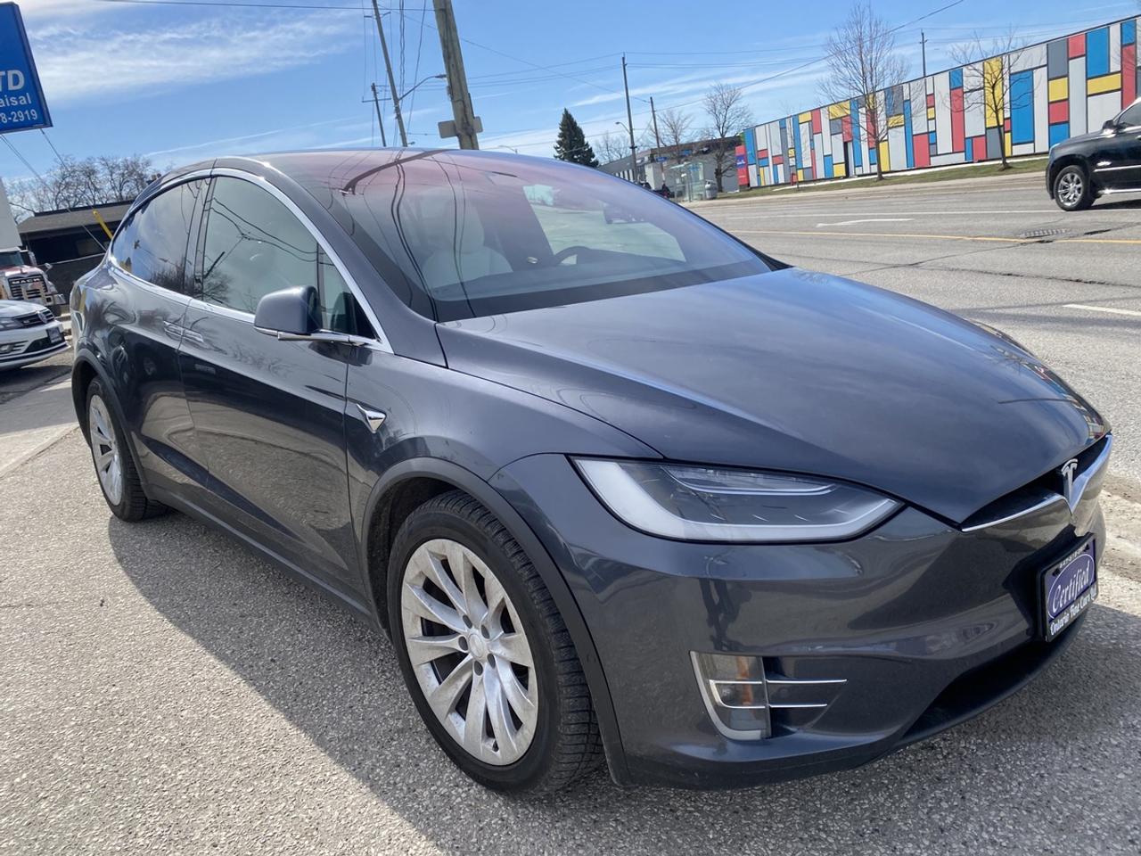 2017 Tesla Model X 75D Photo2