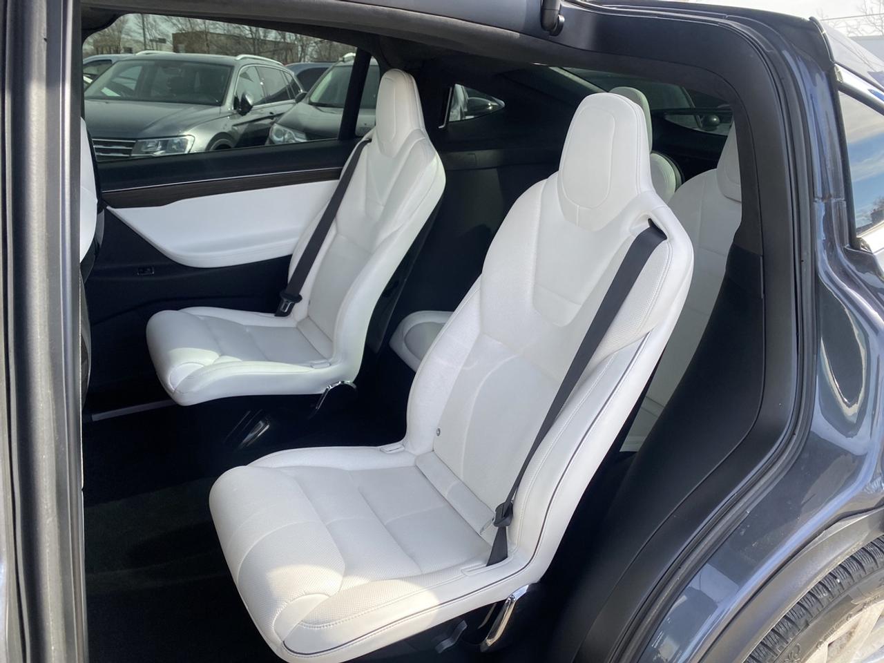2017 Tesla Model X 75D Photo