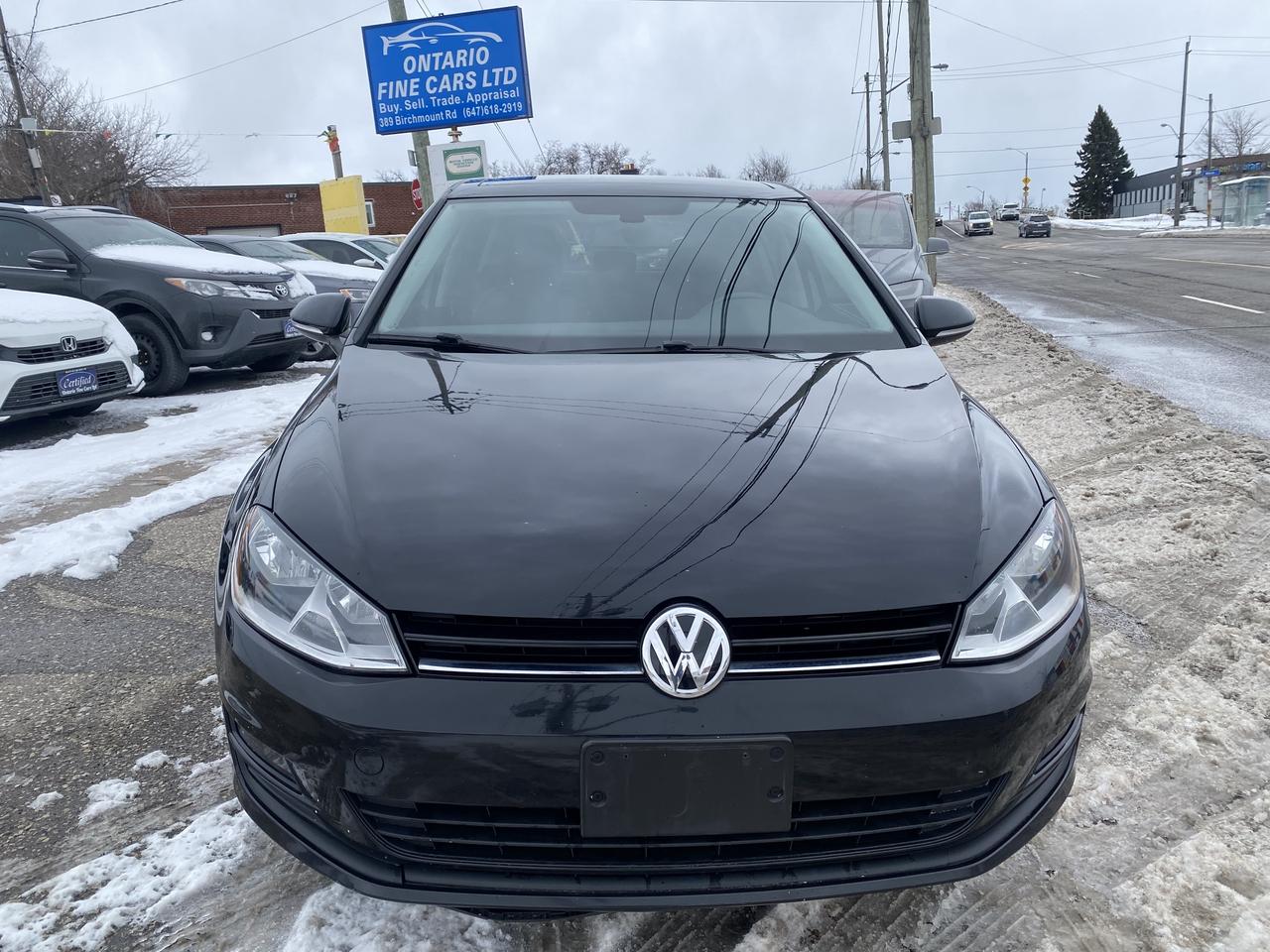 2017 Volkswagen Golf S Photo