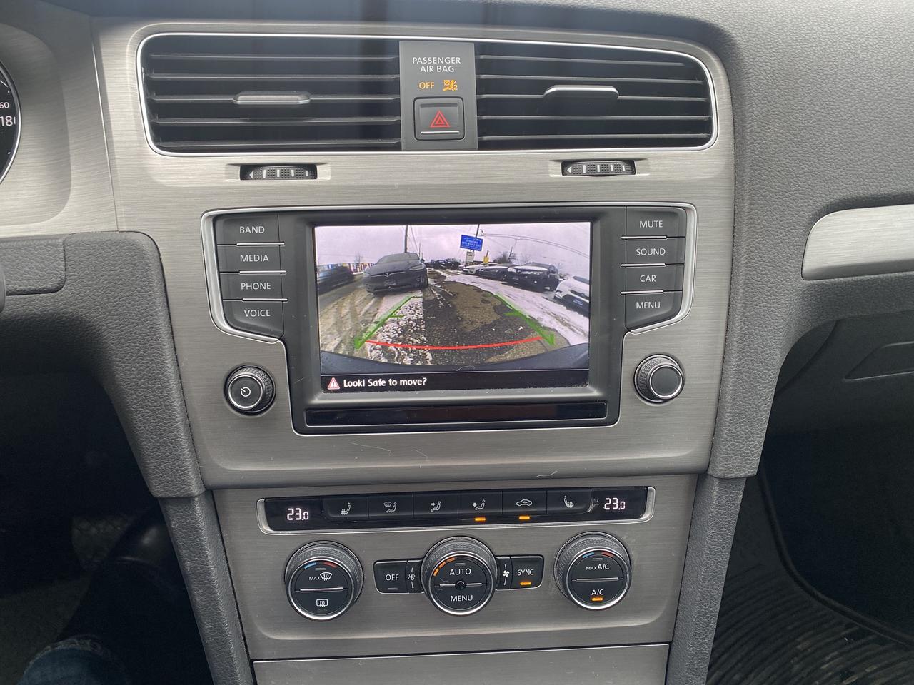 2017 Volkswagen Golf S Photo