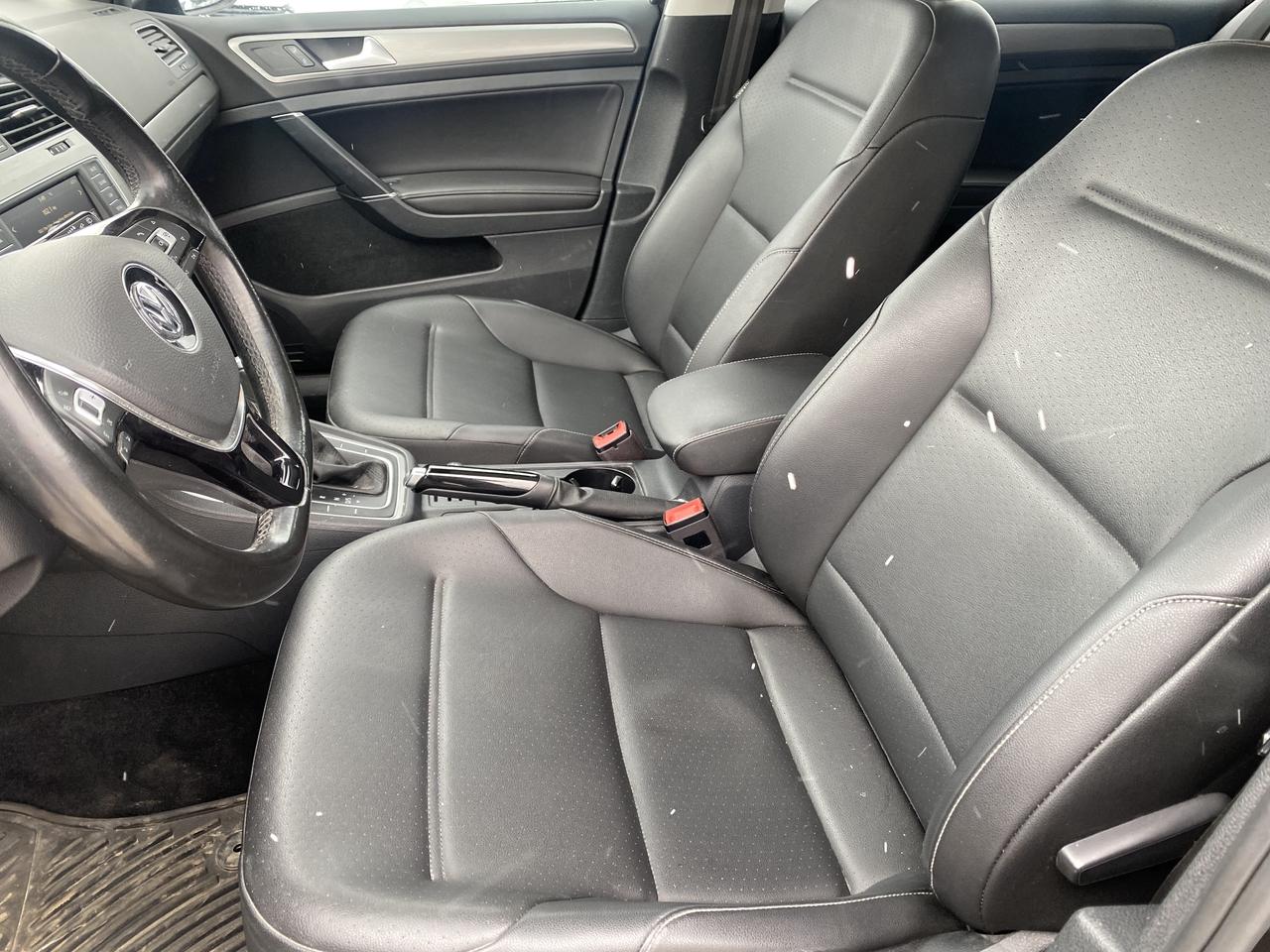 2017 Volkswagen Golf S Photo