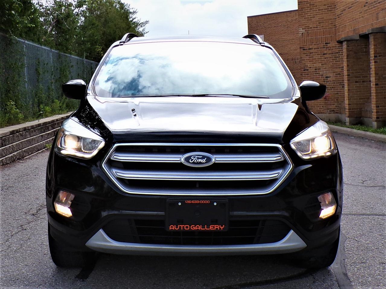 2017 Ford Escape SE 4WD | CARFAX CLEAN | 1-OWNER Photo1