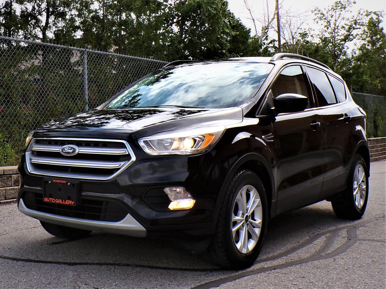 2017 Ford Escape SE 4WD | CARFAX CLEAN | 1-OWNER Photo