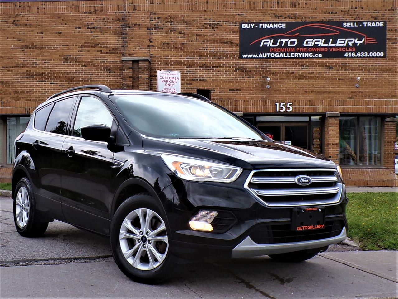 2017 Ford Escape SE 4WD | CARFAX CLEAN | 1-OWNER Photo0