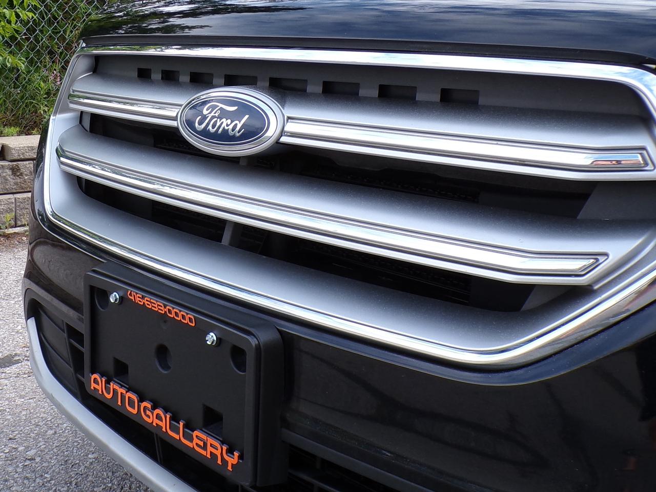 2017 Ford Escape SE 4WD | CARFAX CLEAN | 1-OWNER Photo