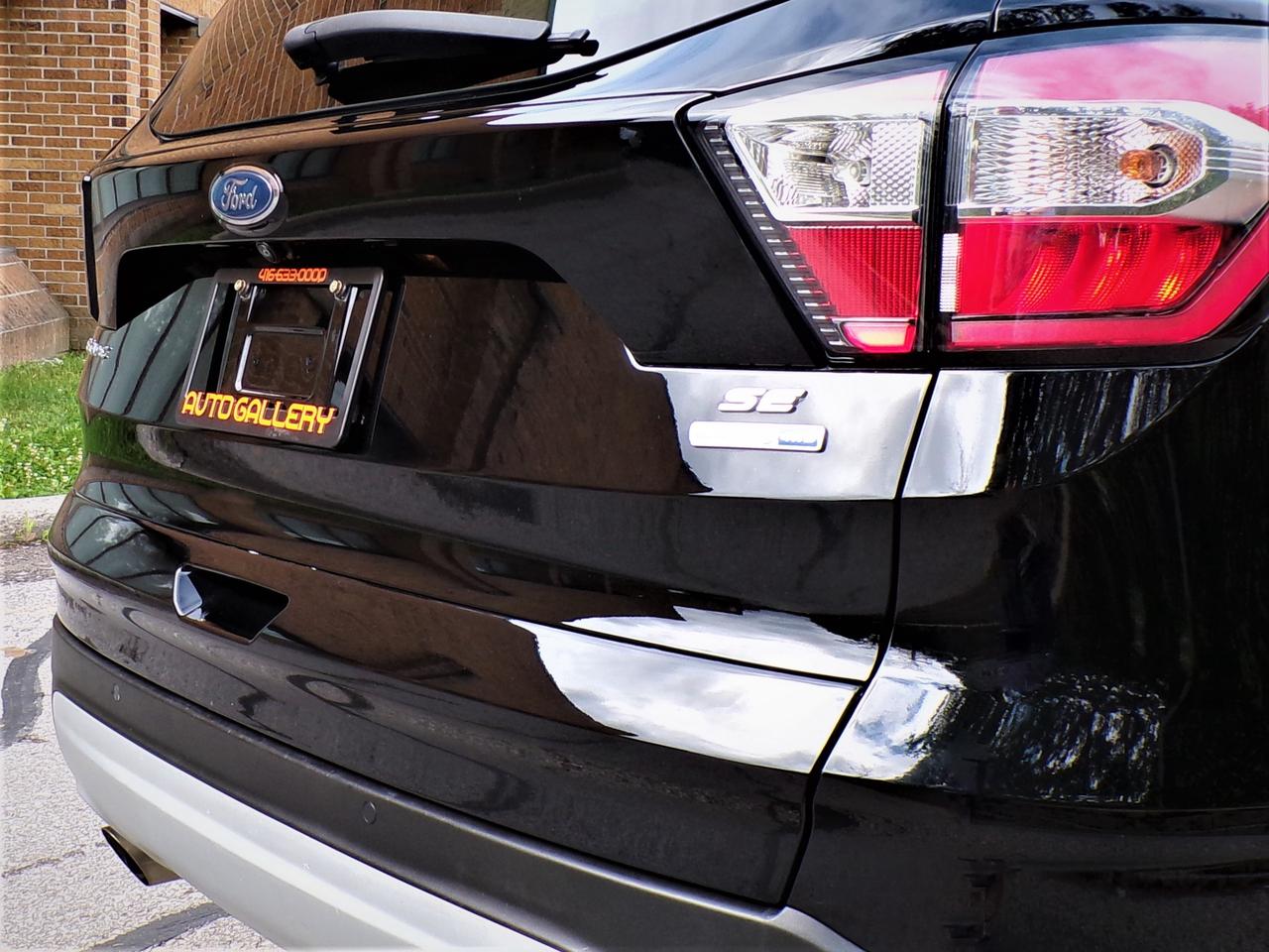 2017 Ford Escape SE 4WD | CARFAX CLEAN | 1-OWNER Photo