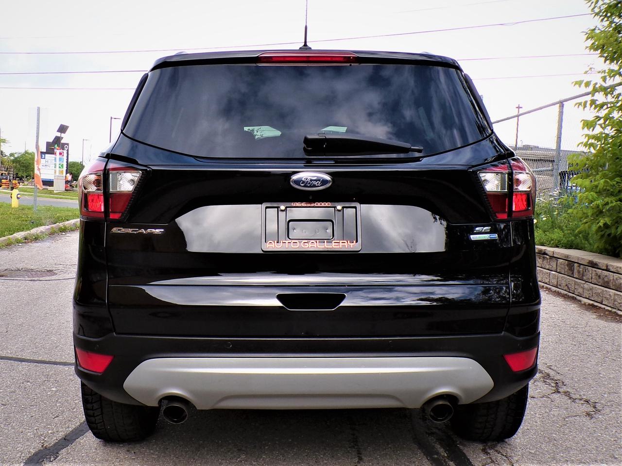 2017 Ford Escape SE 4WD | CARFAX CLEAN | 1-OWNER Photo