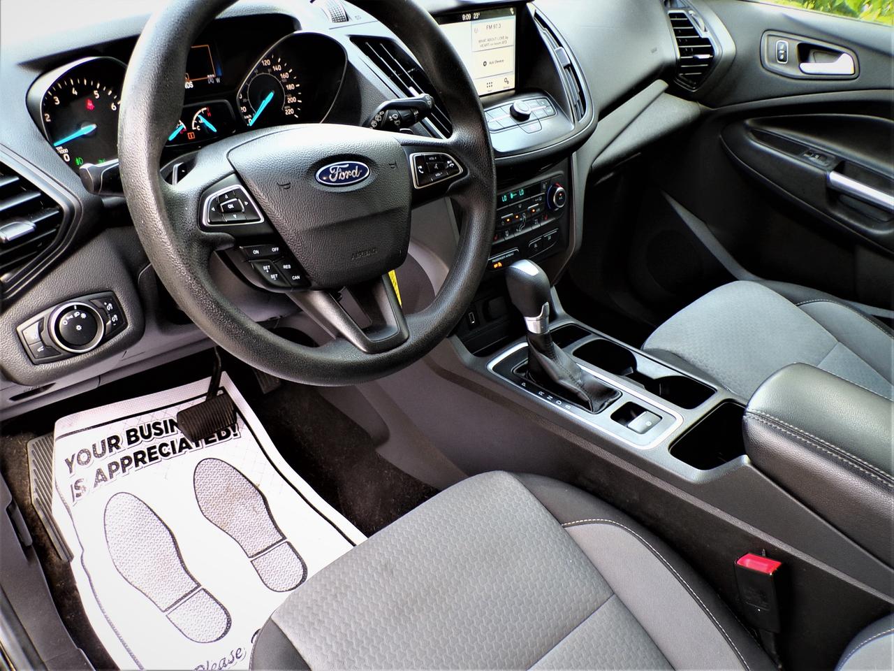 2017 Ford Escape SE 4WD | CARFAX CLEAN | 1-OWNER Photo