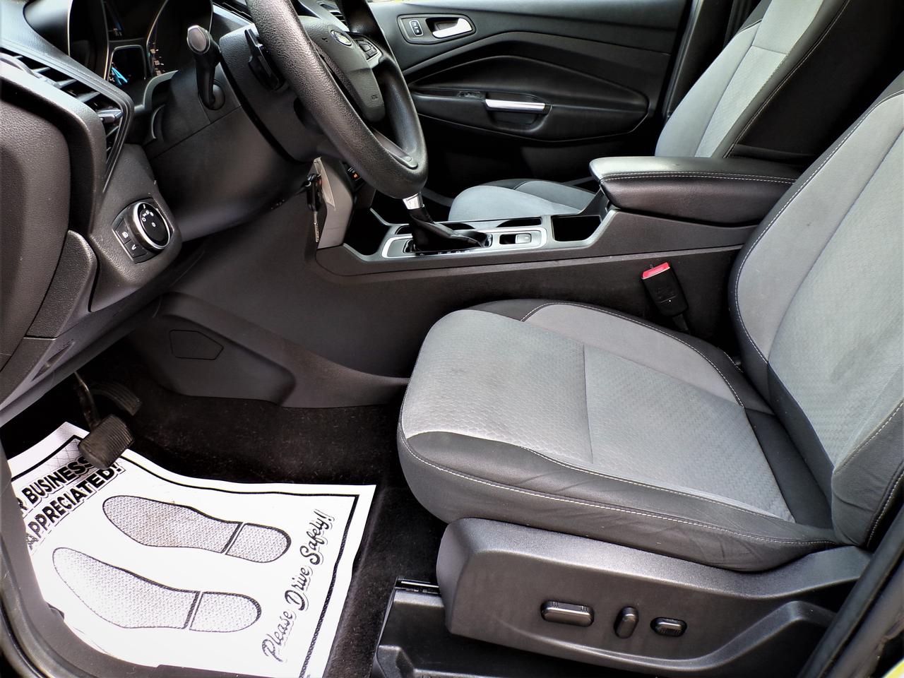 2017 Ford Escape SE 4WD | CARFAX CLEAN | 1-OWNER Photo