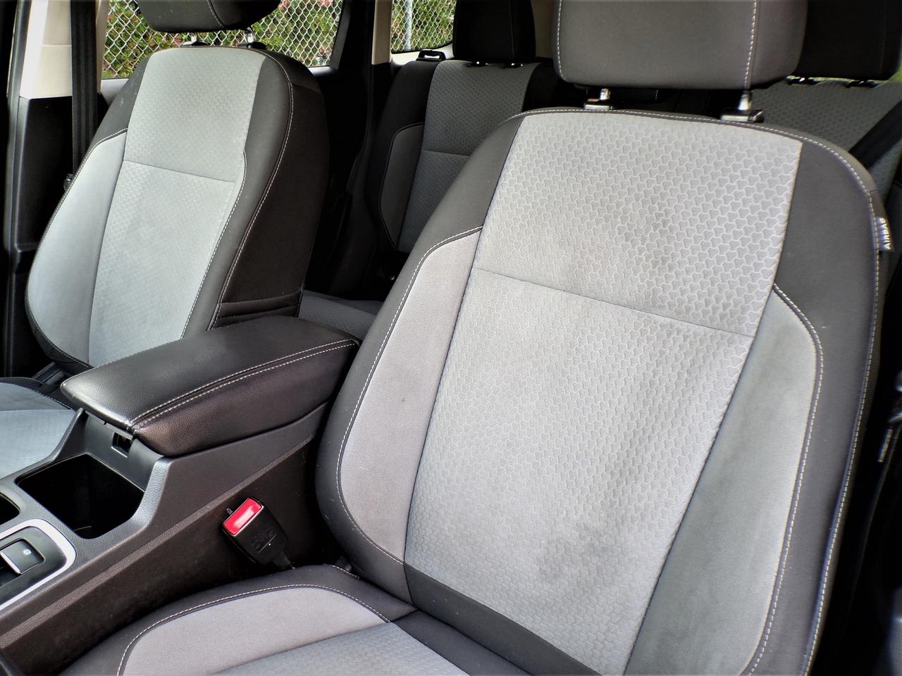 2017 Ford Escape SE 4WD | CARFAX CLEAN | 1-OWNER Photo