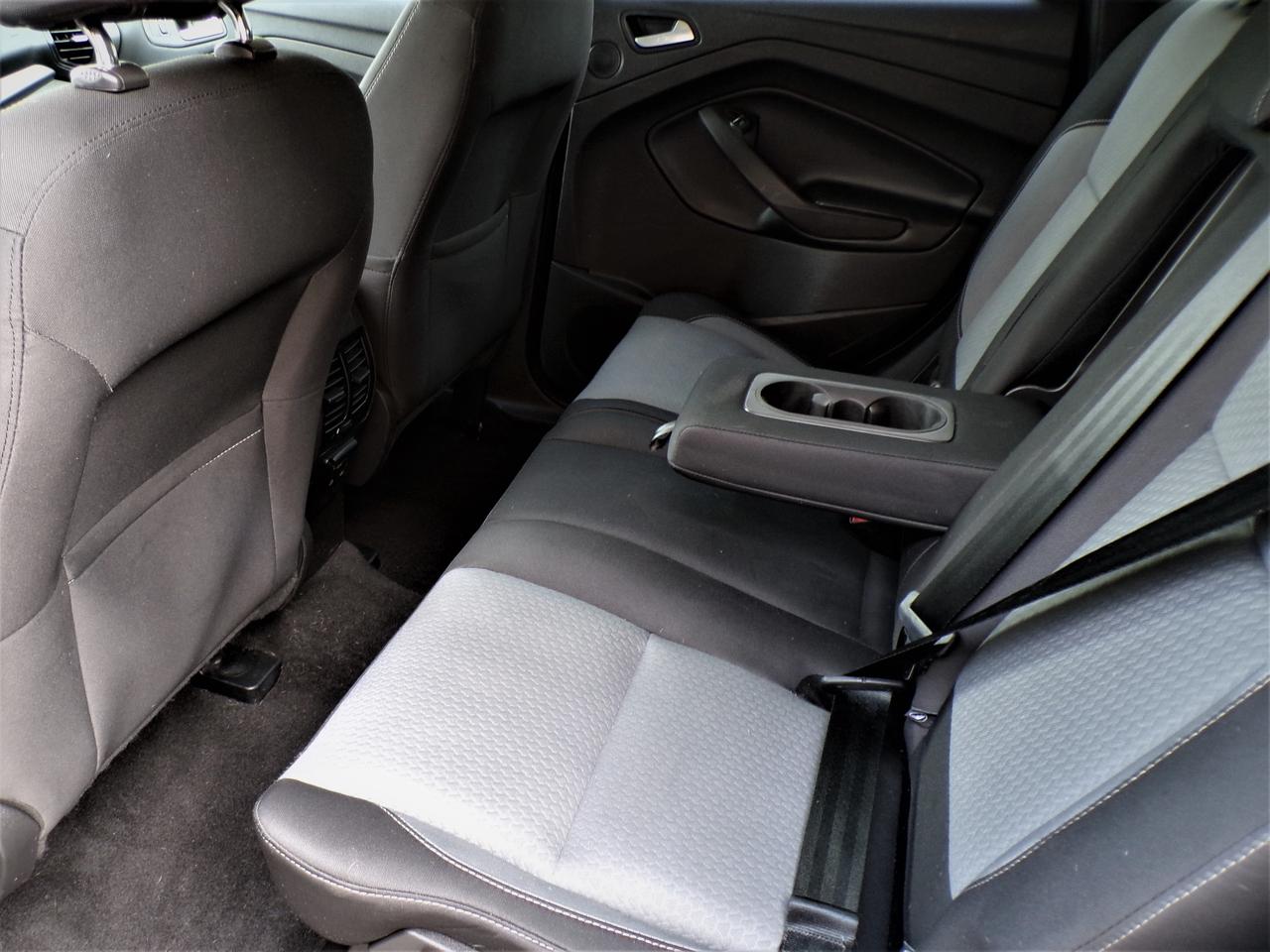 2017 Ford Escape SE 4WD | CARFAX CLEAN | 1-OWNER Photo