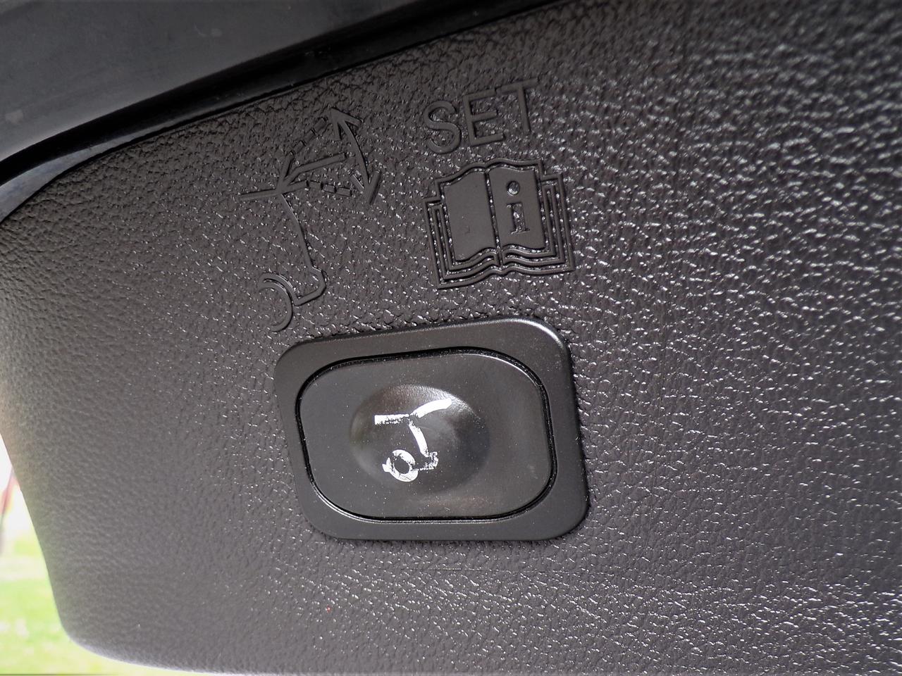 2017 Ford Escape SE 4WD | CARFAX CLEAN | 1-OWNER Photo