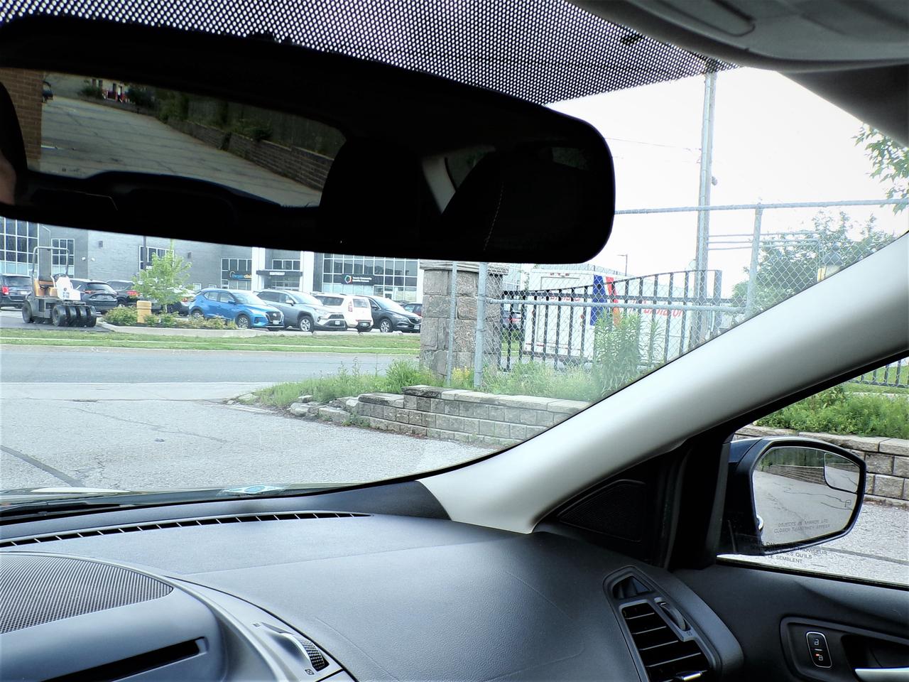 2017 Ford Escape SE 4WD | CARFAX CLEAN | 1-OWNER Photo