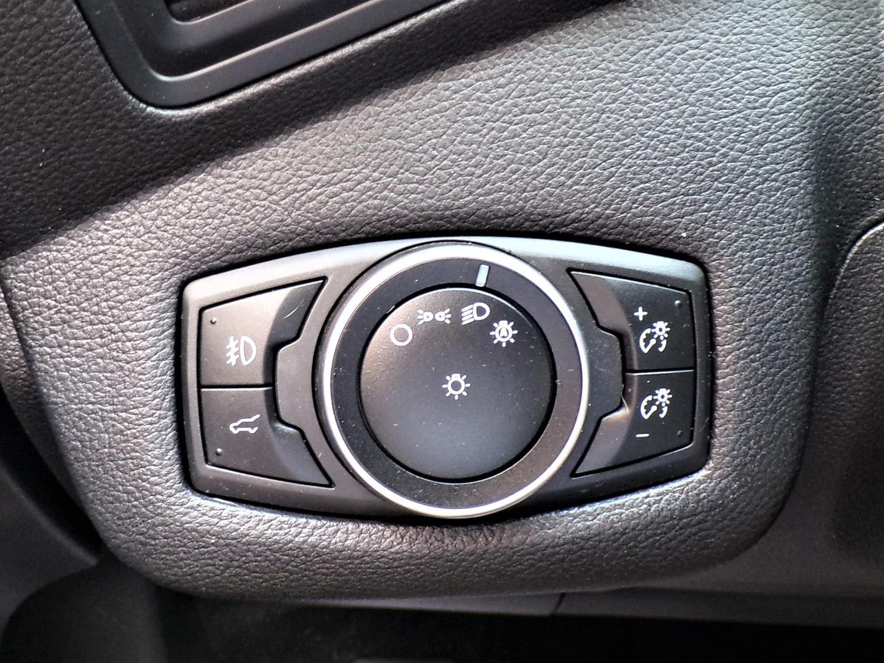 2017 Ford Escape SE 4WD | CARFAX CLEAN | 1-OWNER Photo