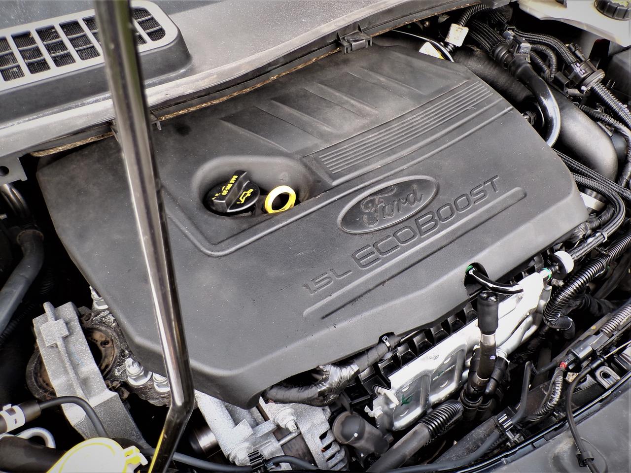 2017 Ford Escape SE 4WD | CARFAX CLEAN | 1-OWNER Photo