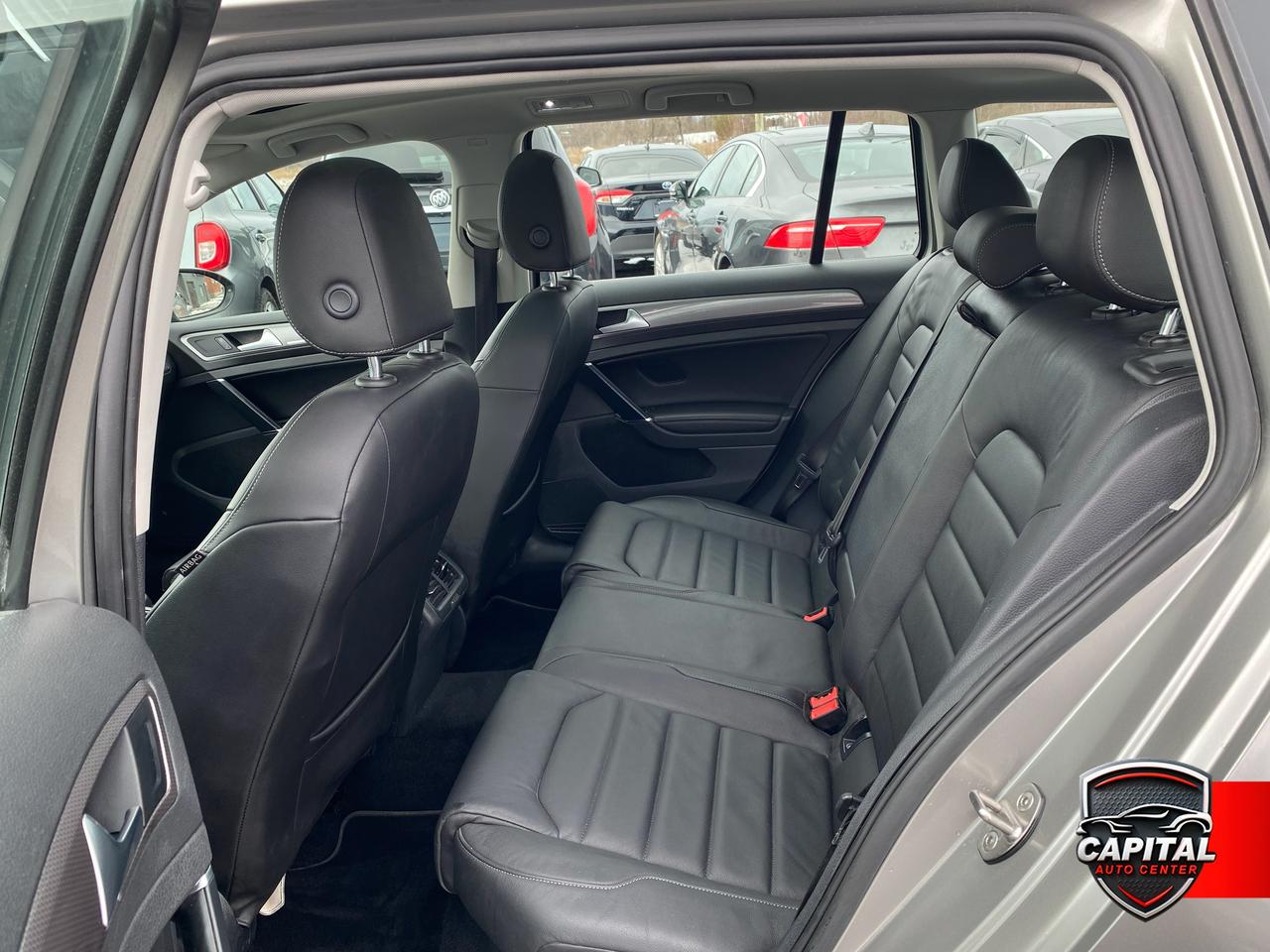 2018 Volkswagen Golf Alltrack S Photo