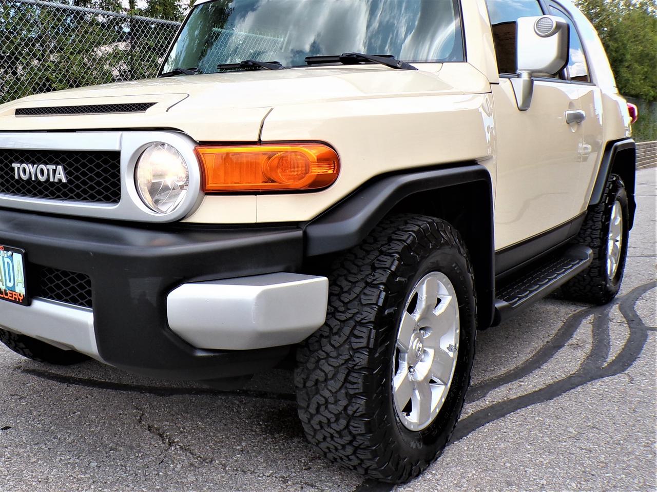 2008 Toyota FJ Cruiser 4WD | ONTARIO VEHICLE Photo