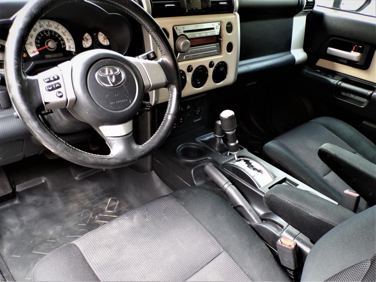 2008 Toyota FJ Cruiser 4WD | ONTARIO VEHICLE Photo