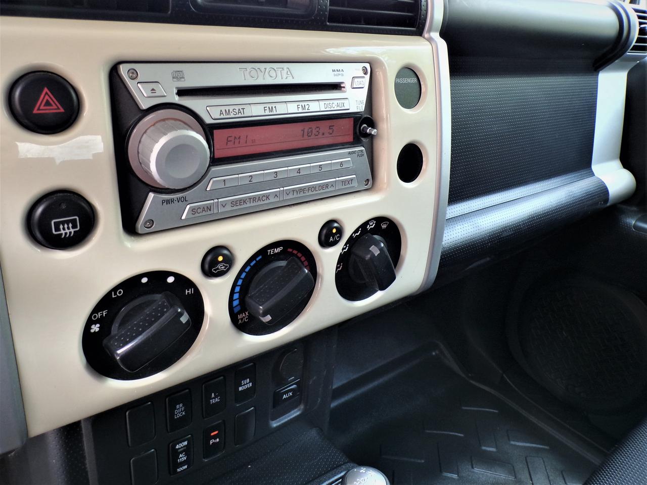 2008 Toyota FJ Cruiser 4WD | ONTARIO VEHICLE Photo