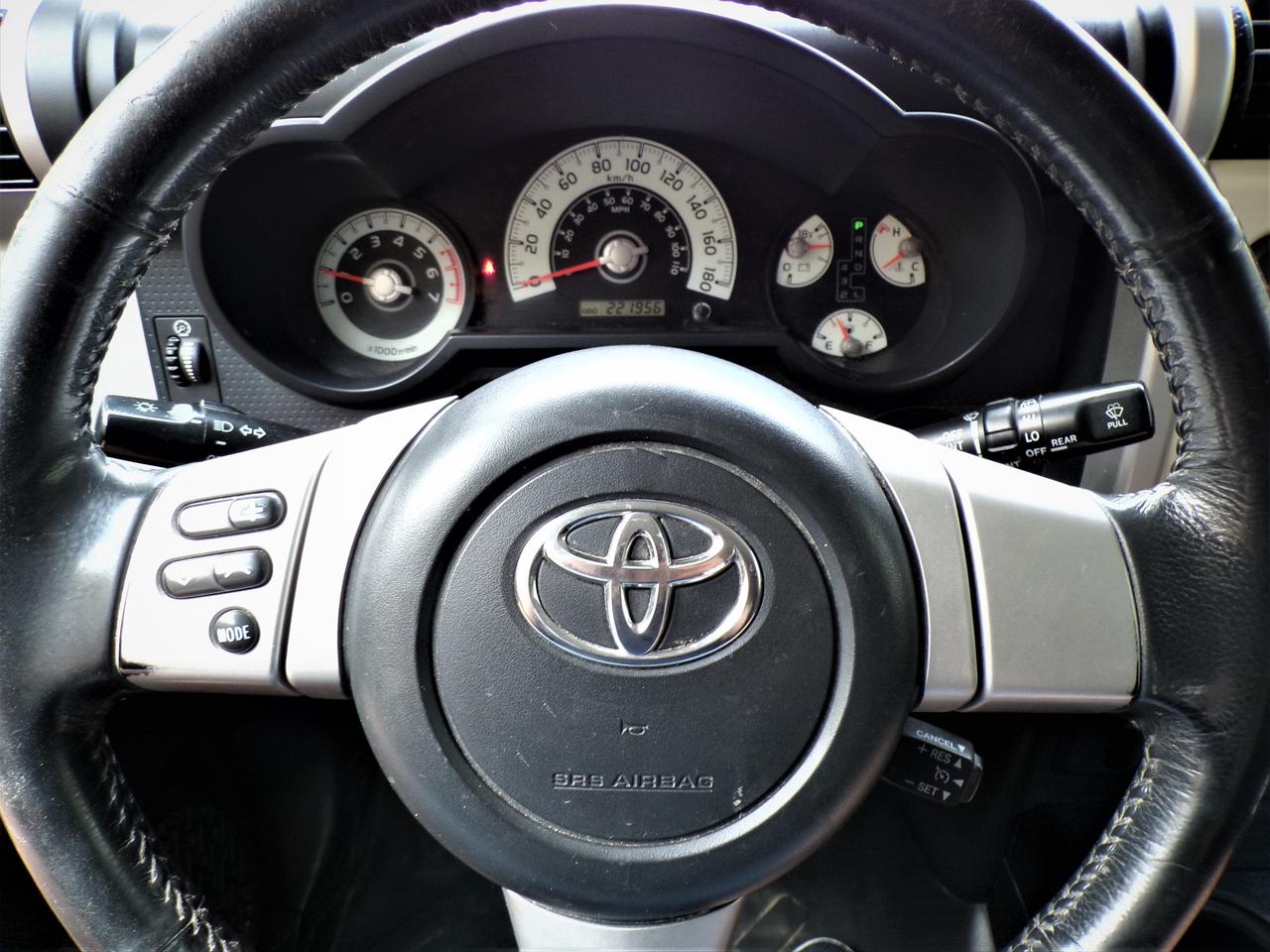 2008 Toyota FJ Cruiser 4WD | ONTARIO VEHICLE Photo