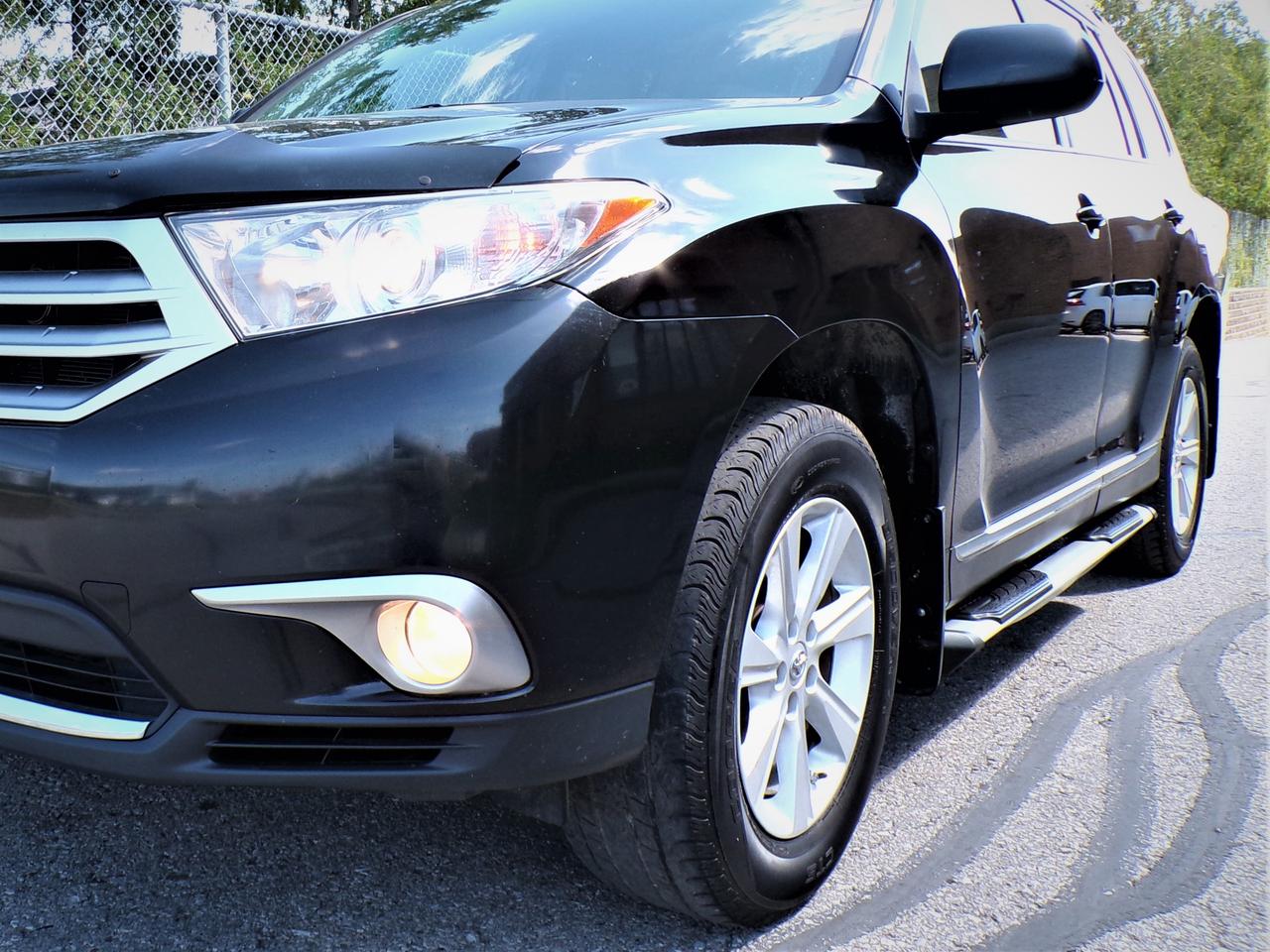 2013 Toyota Highlander 7 PASSENGER | 1 OWNER Photo3