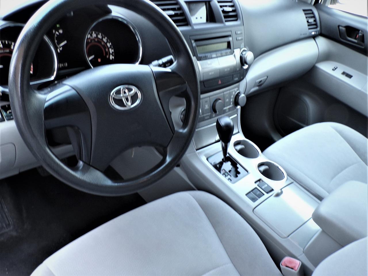 2013 Toyota Highlander 7 PASSENGER | 1 OWNER Photo