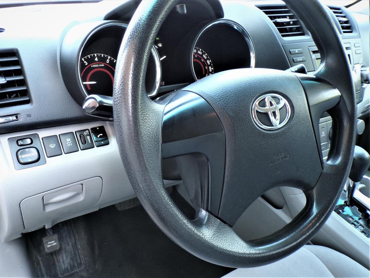 2013 Toyota Highlander 7 PASSENGER | 1 OWNER Photo