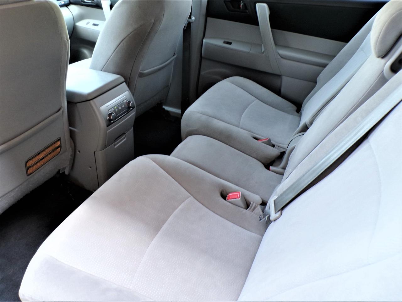 2013 Toyota Highlander 7 PASSENGER | 1 OWNER Photo