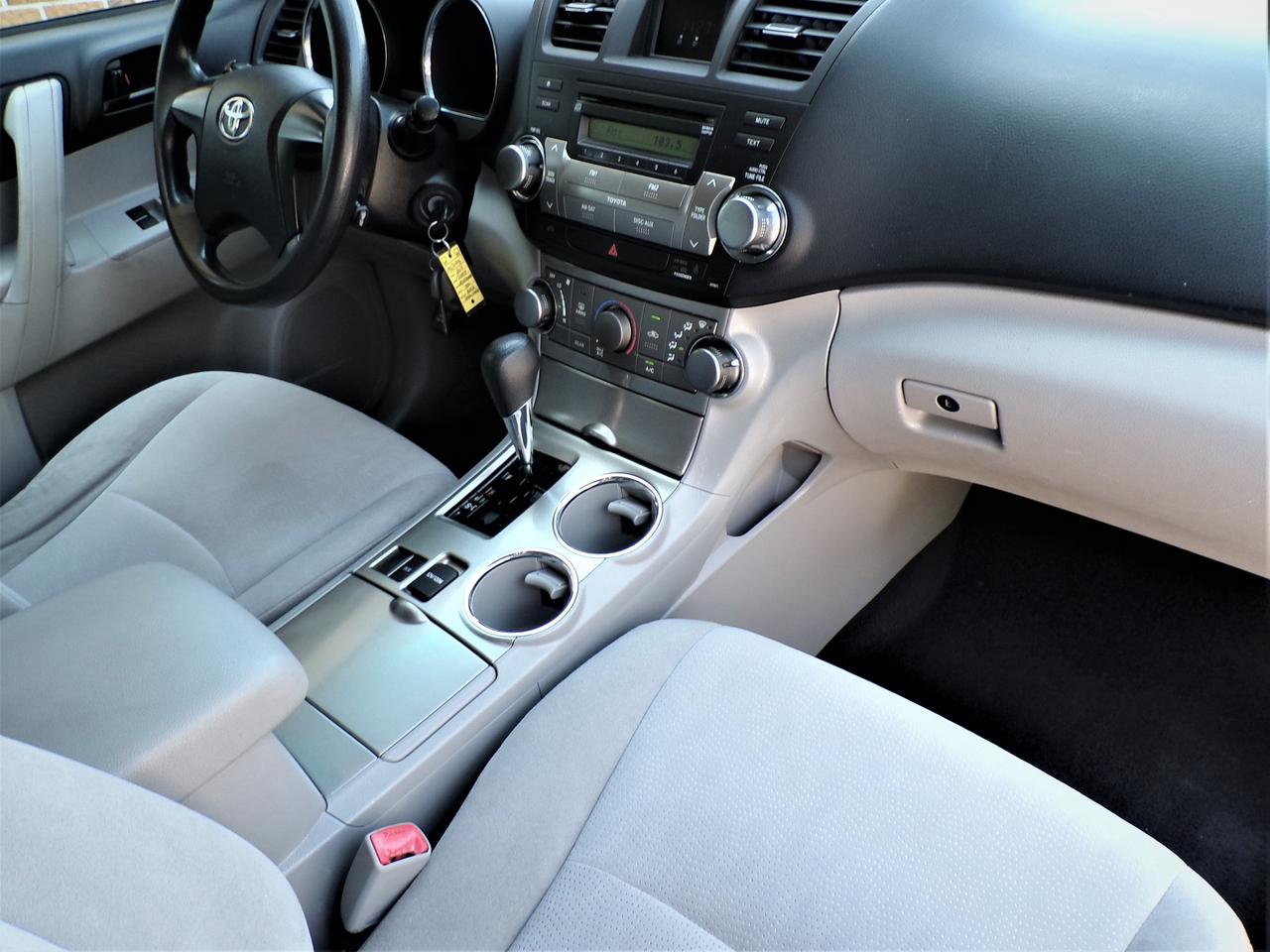 2013 Toyota Highlander 7 PASSENGER | 1 OWNER Photo