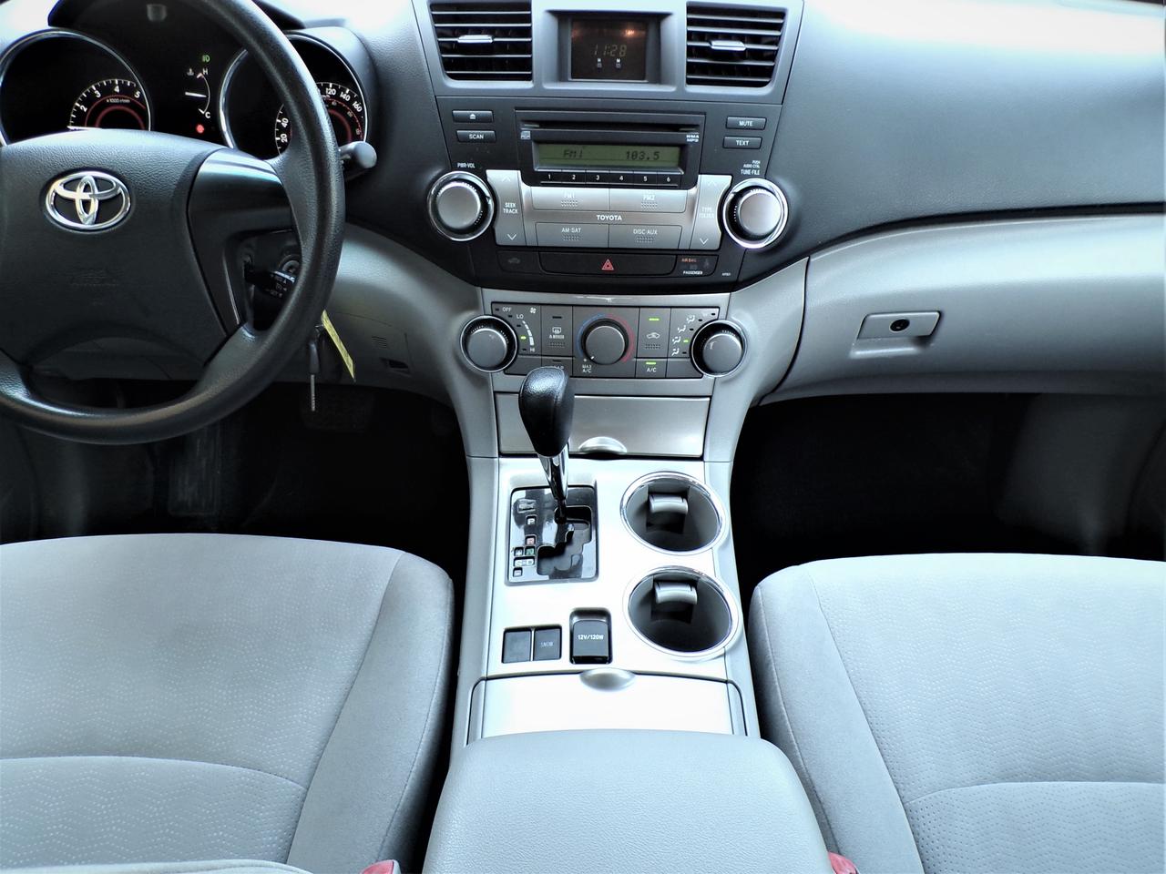 2013 Toyota Highlander 7 PASSENGER | 1 OWNER Photo