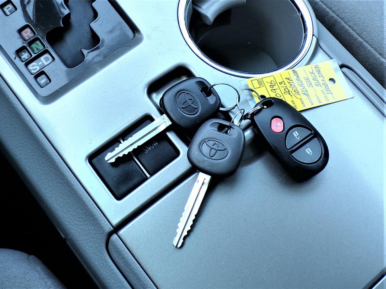 2013 Toyota Highlander 7 PASSENGER | 1 OWNER Photo