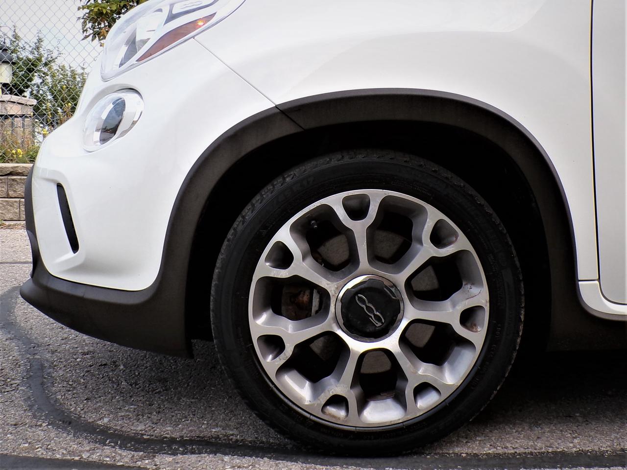 2014 Fiat 500L TREKKING | CARFAX CLEAN | LOW MILEAGE Photo