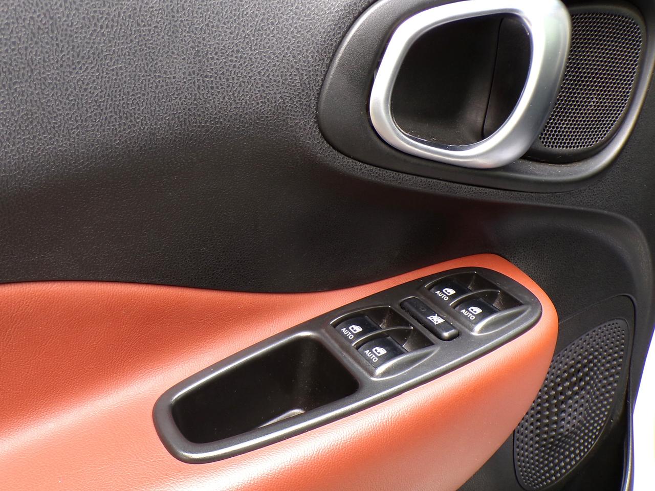 2014 Fiat 500L TREKKING | CARFAX CLEAN | LOW MILEAGE Photo